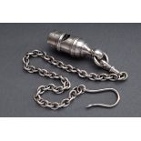 Schwere englische Hundepfeife an Kette mit Haken | Heavy English dog whistle on chain with hook, ve