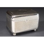 Versilberter Kasten mit Guilloché Dekor auf Kuge | Silver plated box with guilloché decoration on b