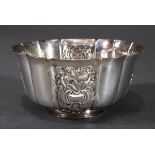Russische Rokoko Kumme mit getriebenen Rocaille | Russian rococo bowl with chased rocaille element