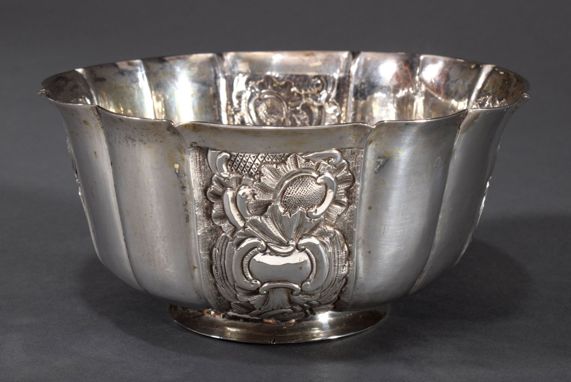 Russische Rokoko Kumme mit getriebenen Rocaille | Russian rococo bowl with chased rocaille element