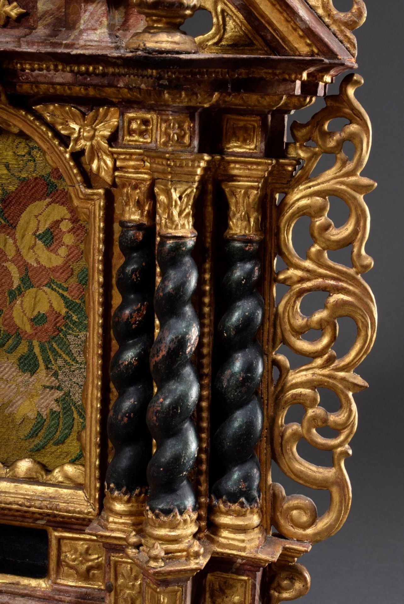 Barocker Hausaltar mit opulent dekorierter dreif | Baroque house altar with opulently decorated thr - Image 4 of 10