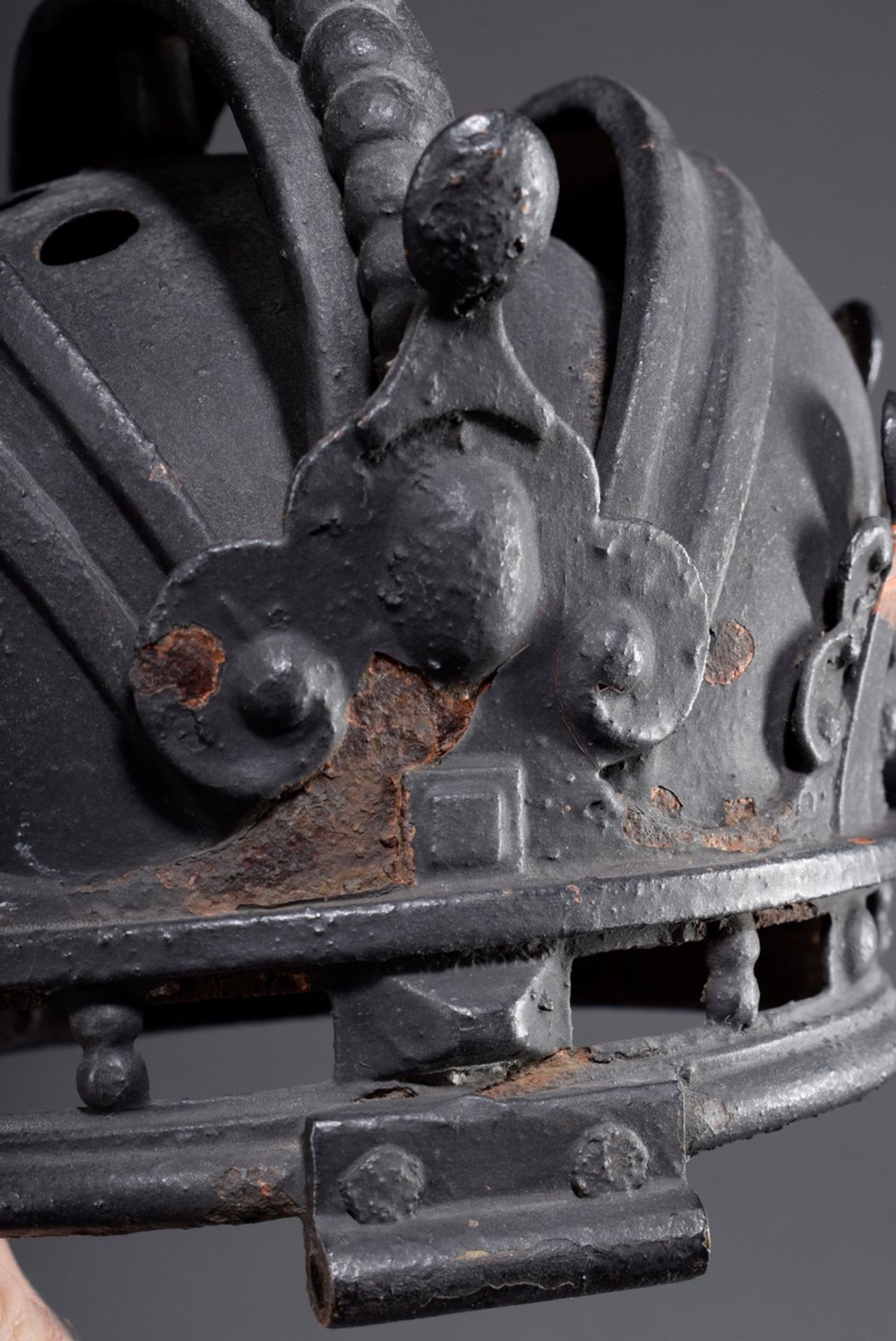 "Österreichische Kaiserkrone" aus geschwärztem Eis | "Austrian Imperial Crown" of blackened iron, h - Bild 4 aus 4