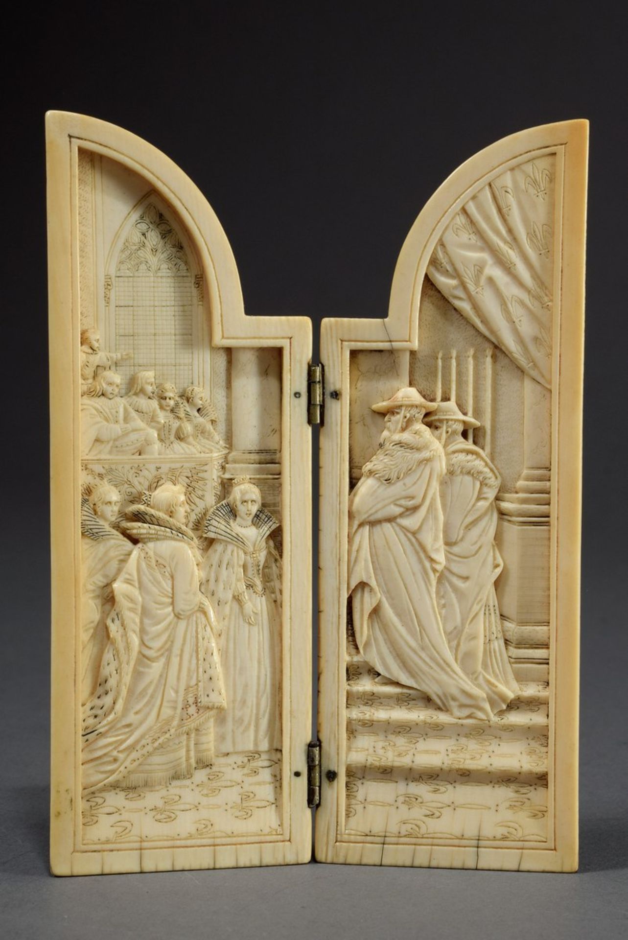 Elfenbein Diptychon mit Relief Figuren "Kirchen- | Ivory diptych with relief figures "church scene"