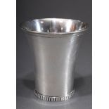 Schlichter dänischer Art Deco Becher mit Rillenf | Simple Danish Art Deco cup with grooved foot, 19