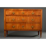 Schlichte Biedermeier Kommode auf Spitzbeinen, K | Simple Biedermeier chest of drawers on pointed l