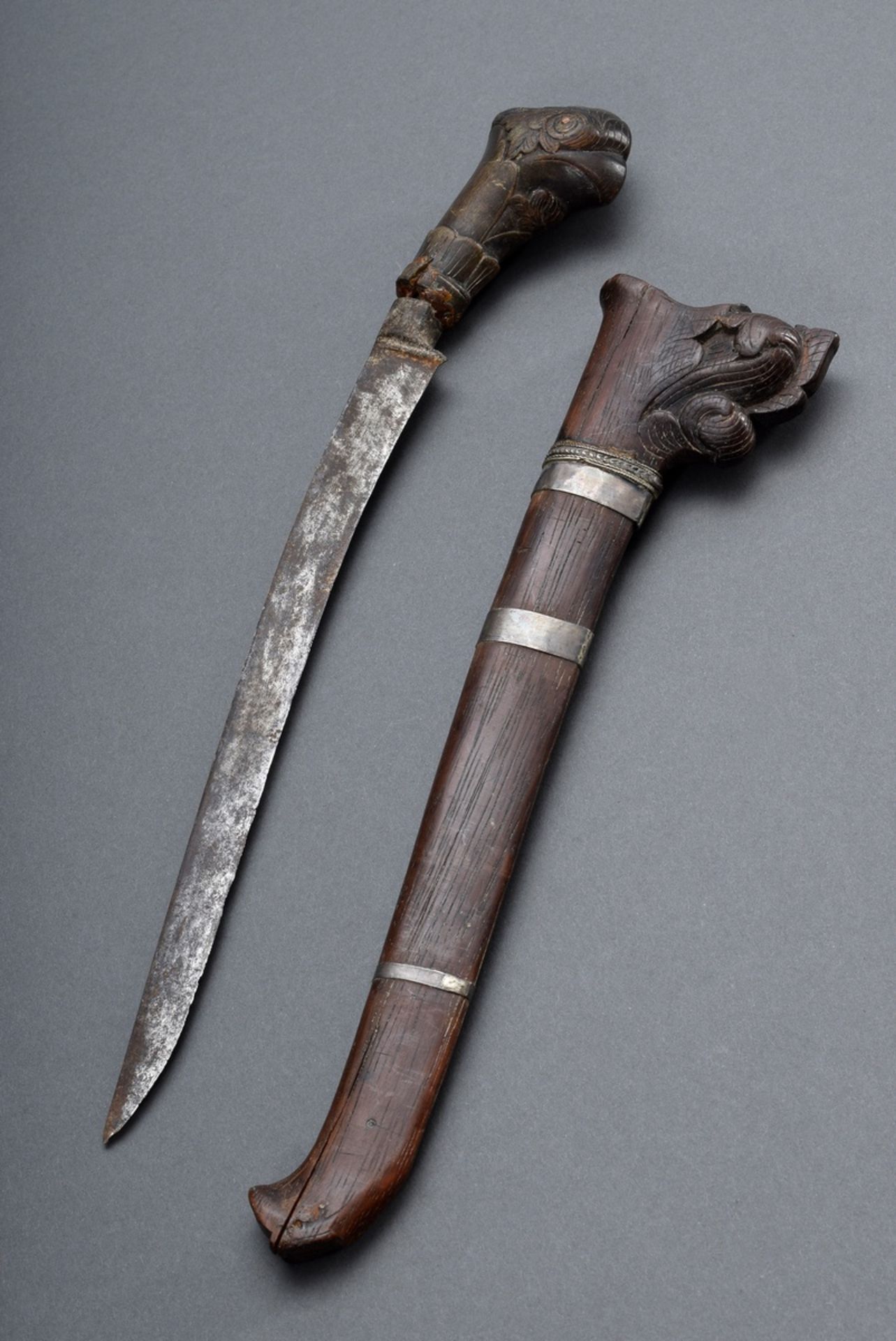 Indonesischer Dolch, wohl "Tumbuk Lada", mit ges | Indonesian dagger, probably "Tumbuk Lada", with