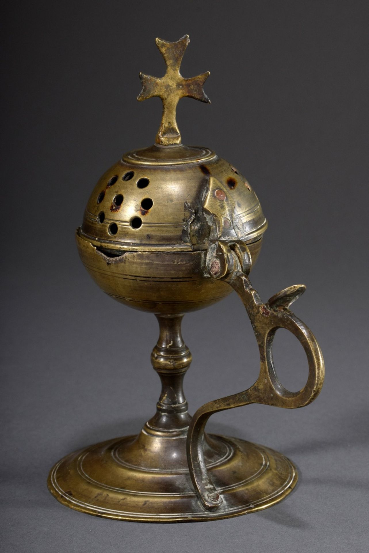 Kirchliches Räuchergefäß in Form eines Reichsapf | Ecclesiastical censer in the shape of an imperia - Image 2 of 5