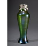 Kleine grün irisierende Jugendstil Glas Vase mit | Small green iridescent Art Nouveau glass vase wi