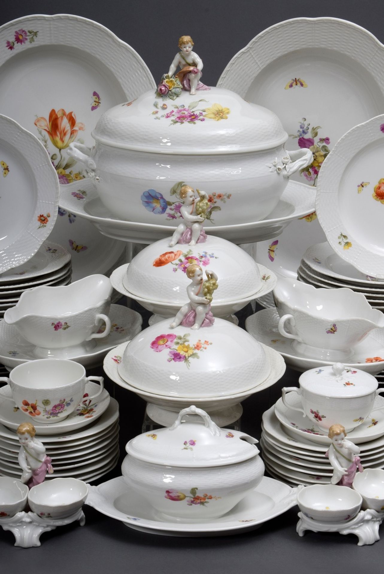 122 Teile KPM "Osier" Speiseservice "Blumen und | 122 pieces KPM "Osier" dinner service "Flowers a - Bild 3 aus 20