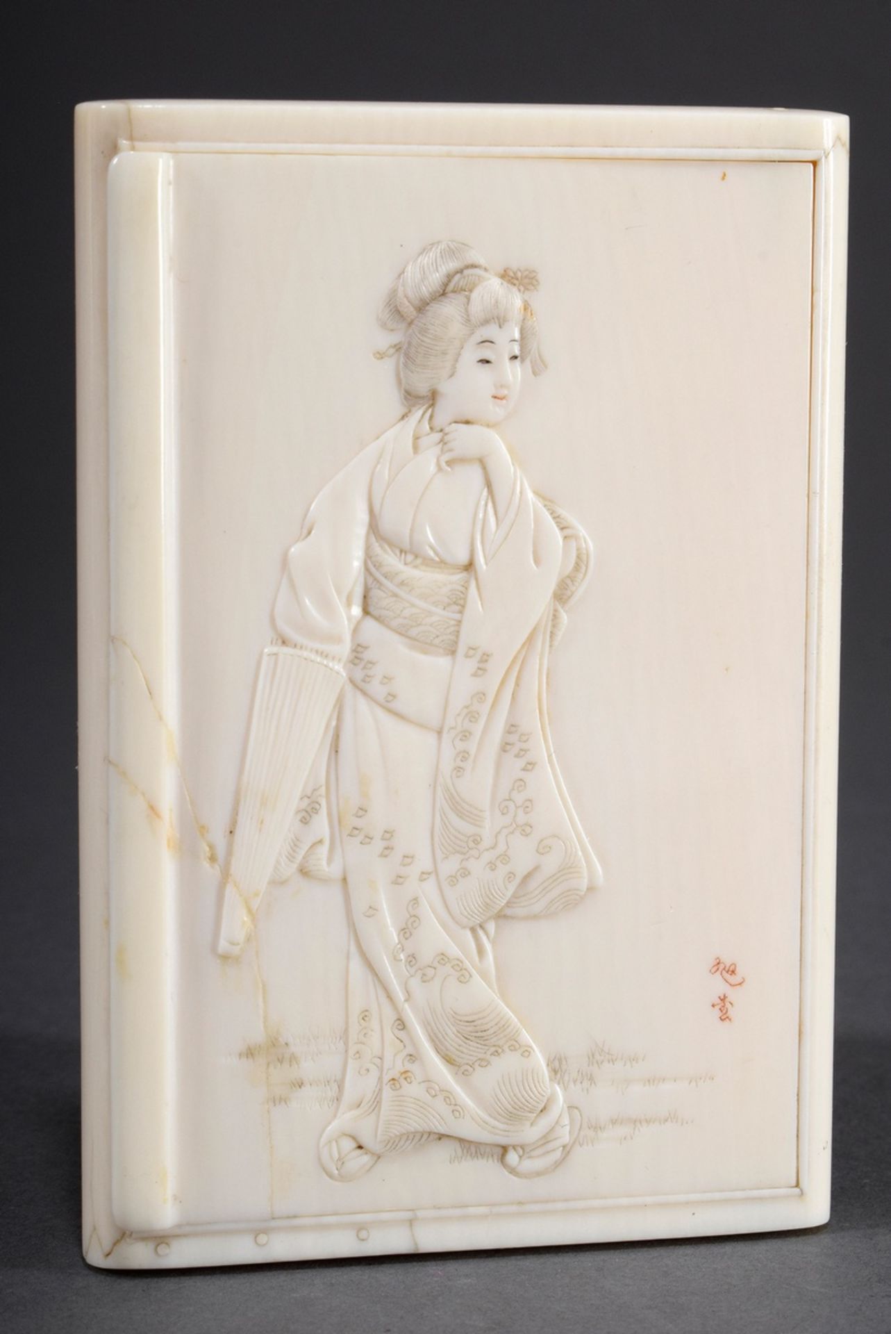 Elfenbein Etui mit fein geschnitztem Relief "Gei | Ivory case with finely carved relief "Geisha", s