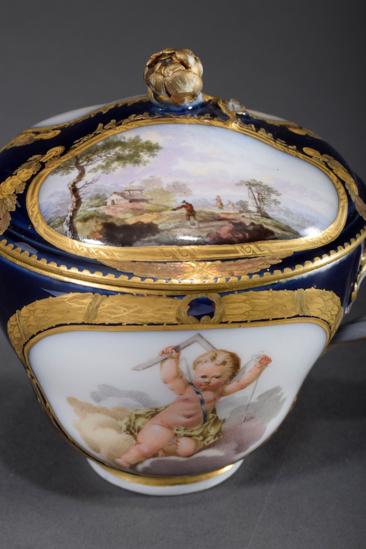 Meissen Trembleuse Tasse mit lupenfeiner Malerei | Meissen Trembleuse cup with flawless painting in - Bild 8 aus 15