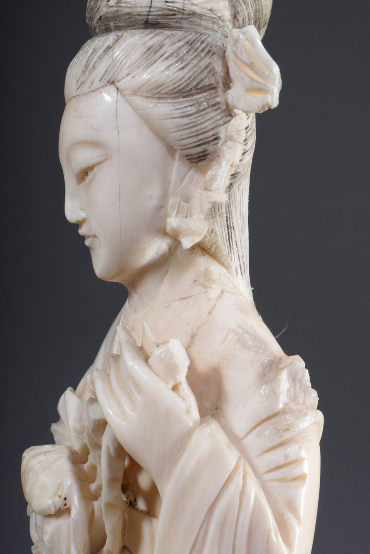 Chinesischen Elfenbein Schnitzerei "Glücksgöttin | Chinese ivory carving "Goddess of Fortune Benten - Bild 4 aus 9