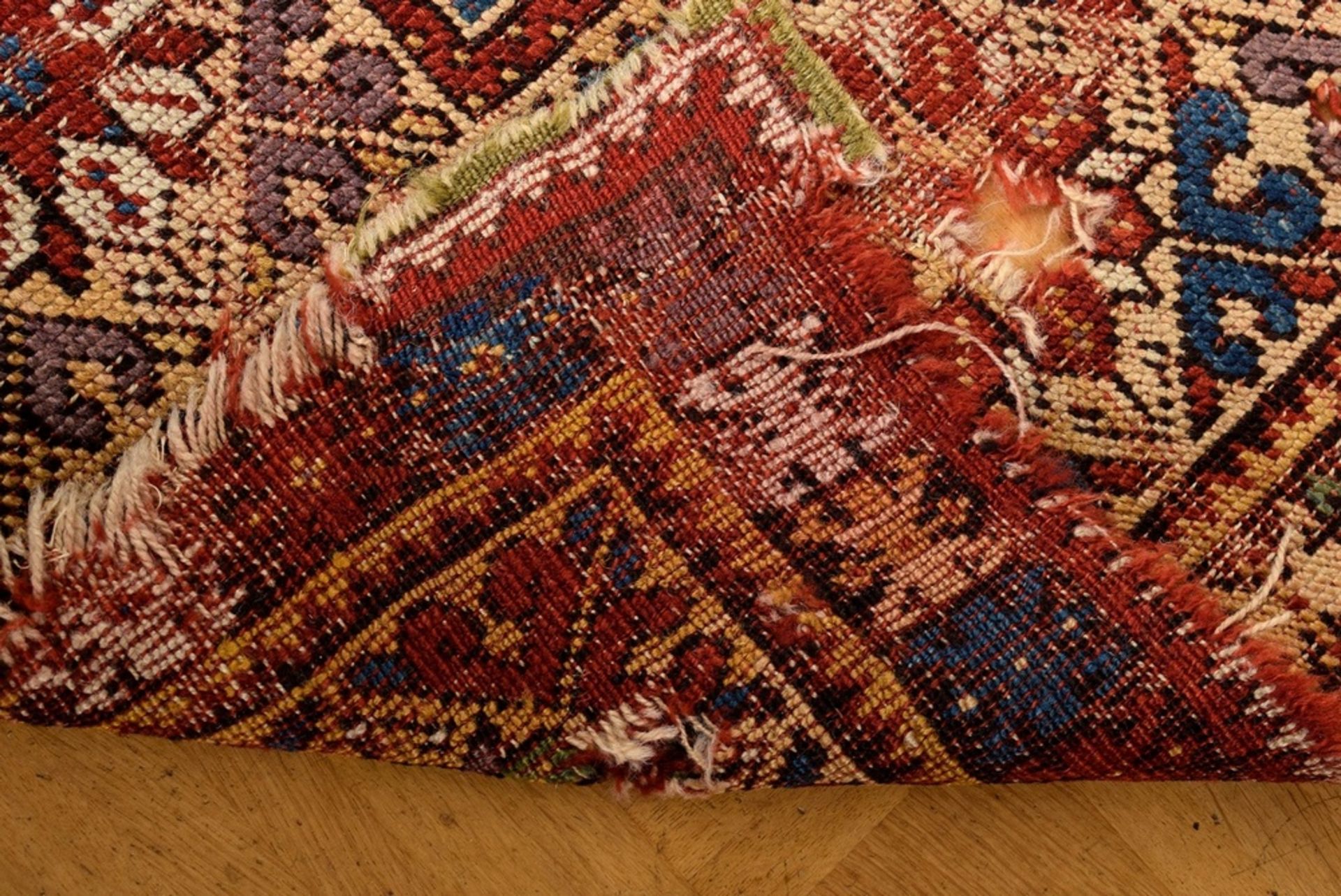Fragment eines Mudjur Gebetsteppichs mit rotem M | Fragment of a Mudjur prayer rug with a red mihra - Bild 10 aus 10