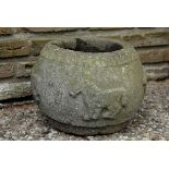 Granit Steinmörser in gedrückte Kugelform mit vi | Granite stone mortar in pressed spherical form w