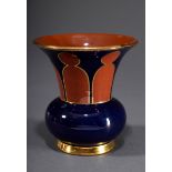 Kleine Cadinen Kelchvase mit Arkaden Dekor, zieg | Small cadin goblet vase with arcade decoration,