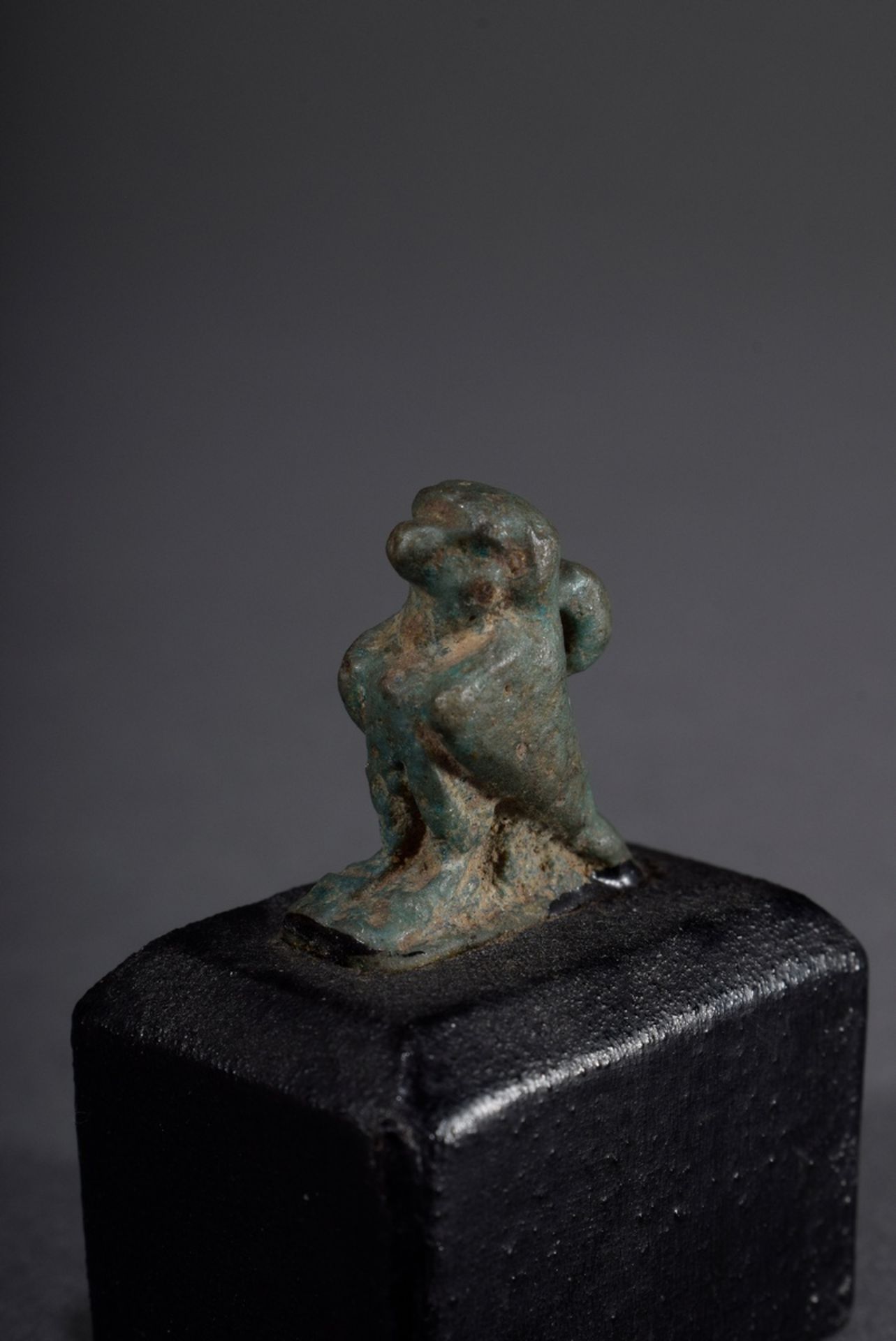 Ägyptischer Fayence Anhänger "Horusfalke", grün g | Egyptian faience pendant "Horus falcon", green - Bild 3 aus 3