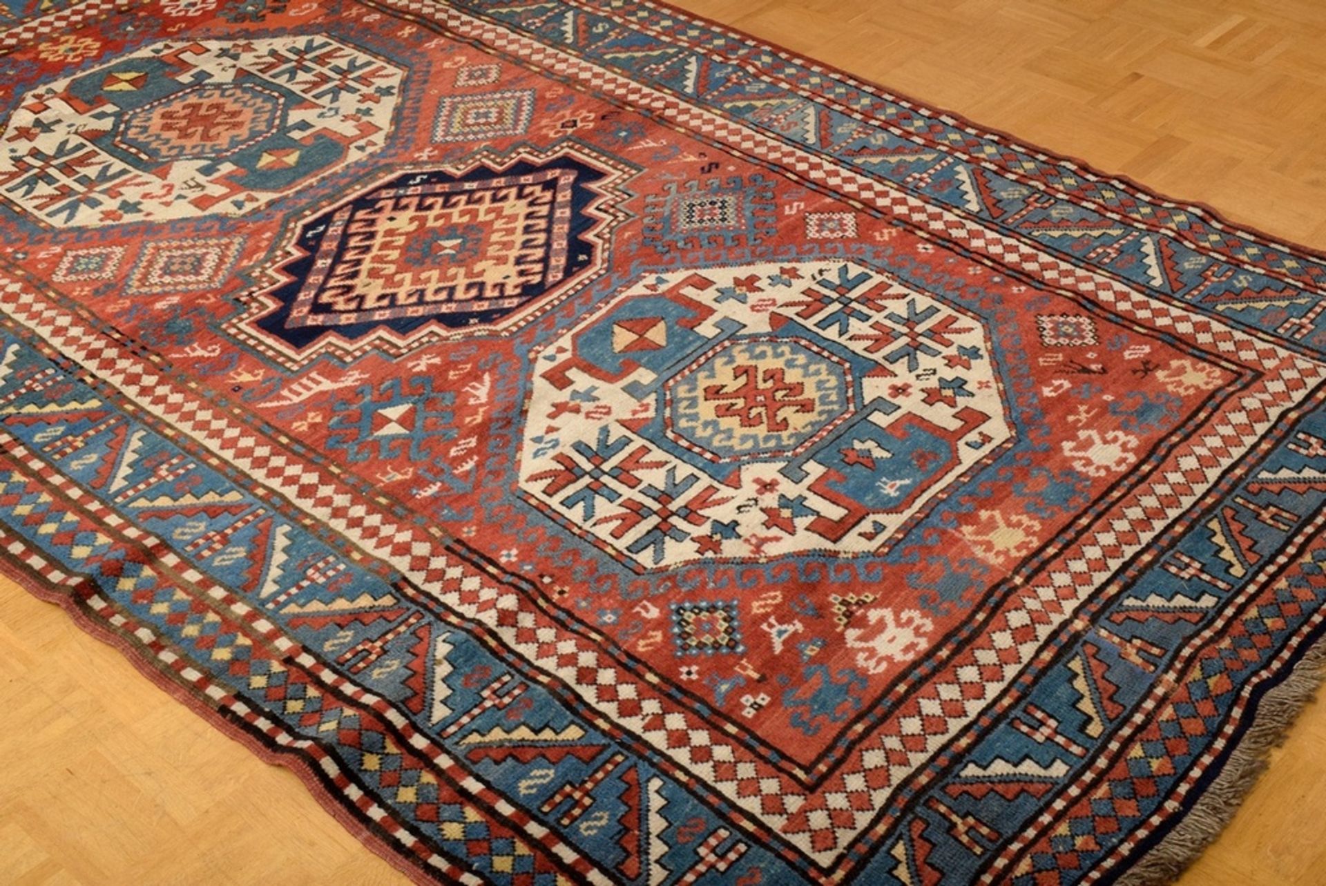 Lori Pambak Kasak Teppich mit drei geometrischen | Lori Pambak Kazak carpet with three geometric me