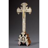 Kleines Standkruzifix mit "Corpus Christi" auf | Small standing crucifix with "Corpus Christi" on