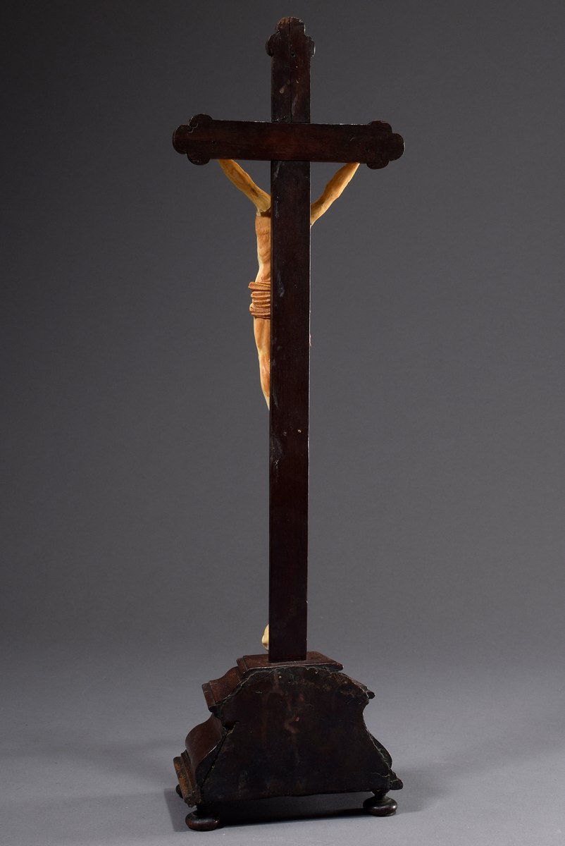Standkruzifix mit geschnitztem Elfenbein "Corpus | Standing crucifix with carved ivory "Corpus Chri - Image 7 of 7