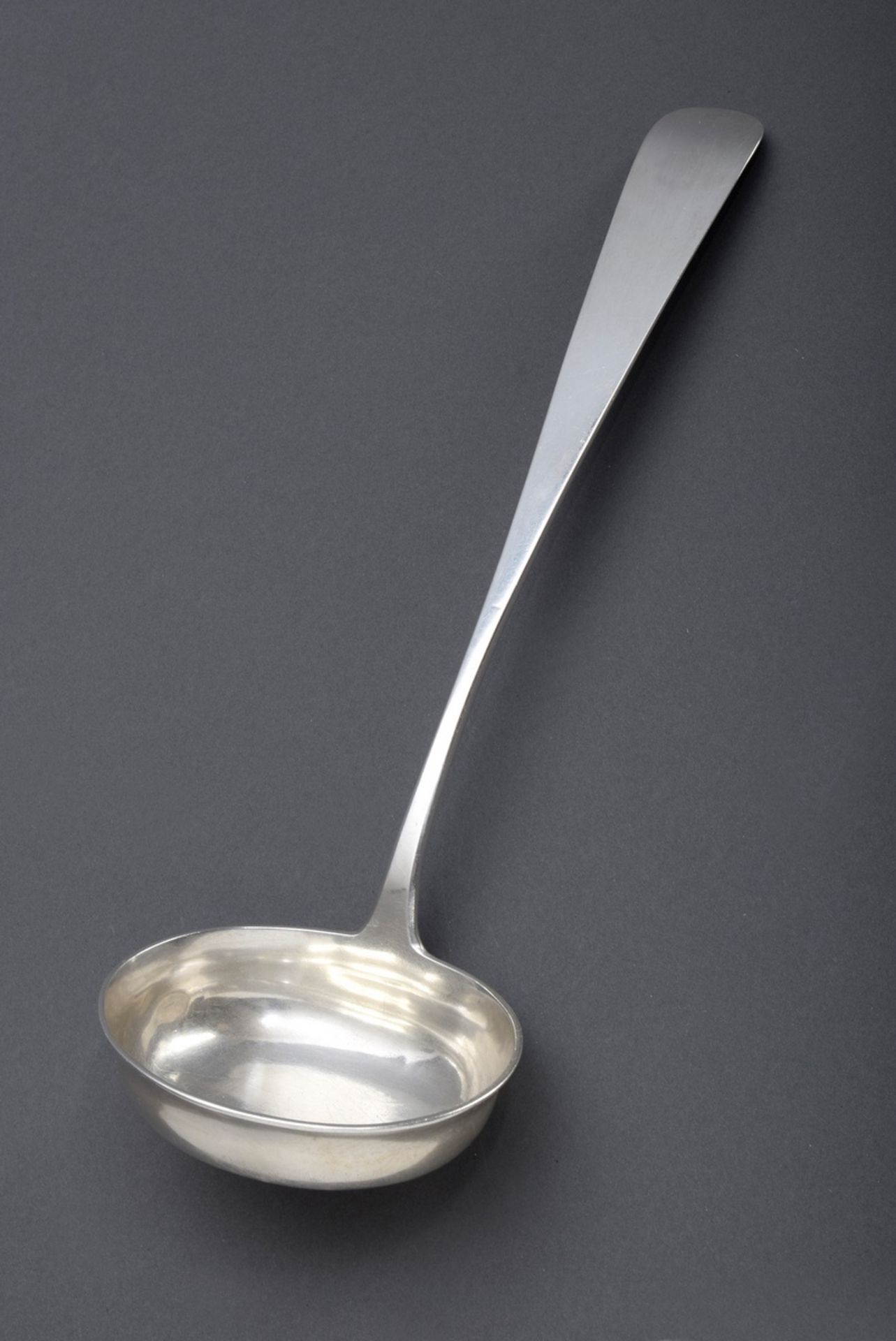 Schlichte Hamburger Suppenkelle, MZ: M.W. Brandt | Plain Hamburg soup ladle, MM: M.W. Brandt, year