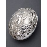 Durchbrochene indische Pomander Dose in Ei-Form | Openwork Indian egg-shaped pomander box with fig