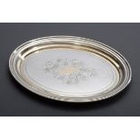 Kleines ovales Tablett mit floraler Gravur und V | Small oval tray with floral engraving and gildin