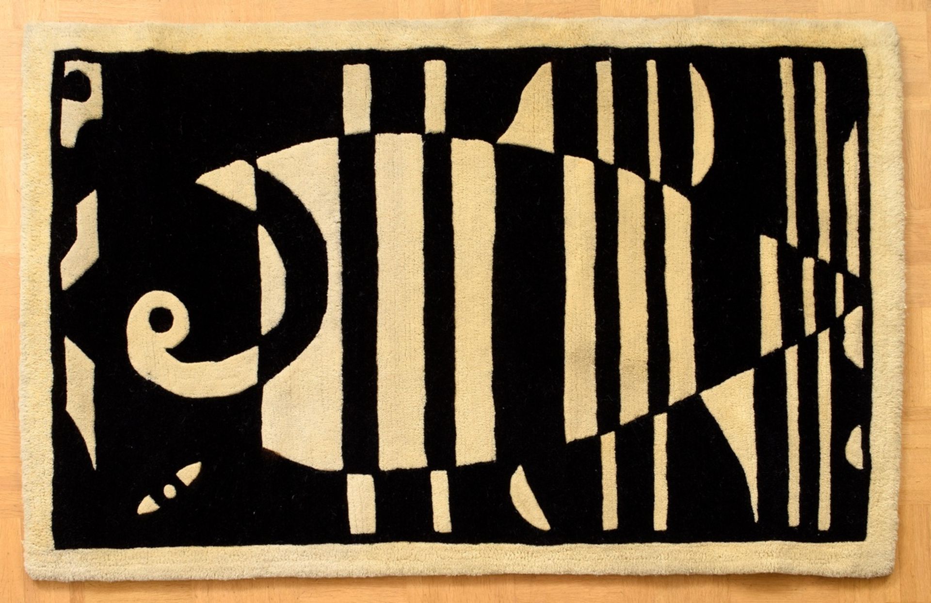 Künstlerteppich, schwarze-weiße Abstraktion, 20. | Artist's carpet, black and white abstraction, 20