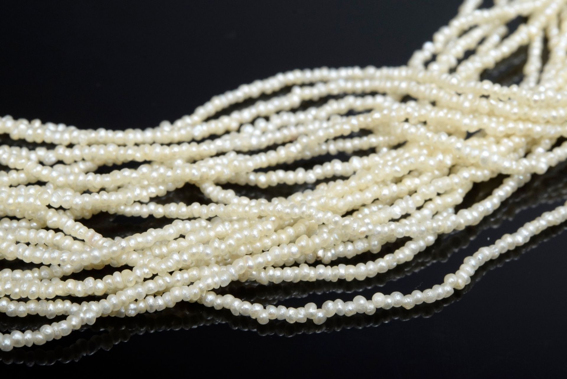 Zartes Saatperlencollier mit ovaler GG 585 Schli | Delicate seed pearl necklace with oval GG 585 cl - Bild 3 aus 4