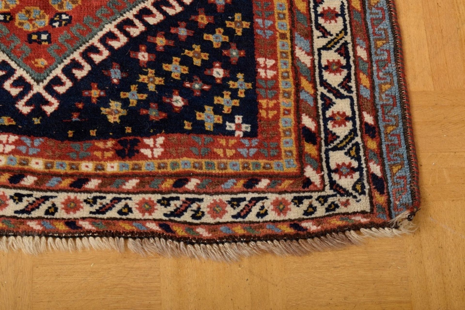 Luri Teppich mit Rapport roter und nachtblauer R | A Luri carpet with a rapport of red and midnight - Bild 4 aus 8