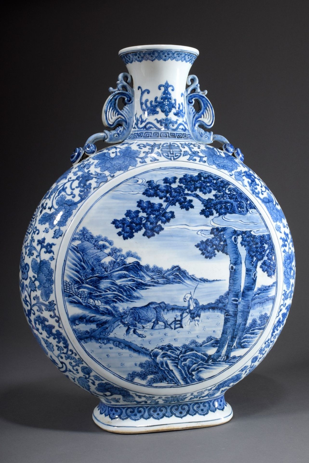 Große chinesische Moonflask mit Blaumalerei Tond | Large Chinese moonflask with blue-painted Tondi