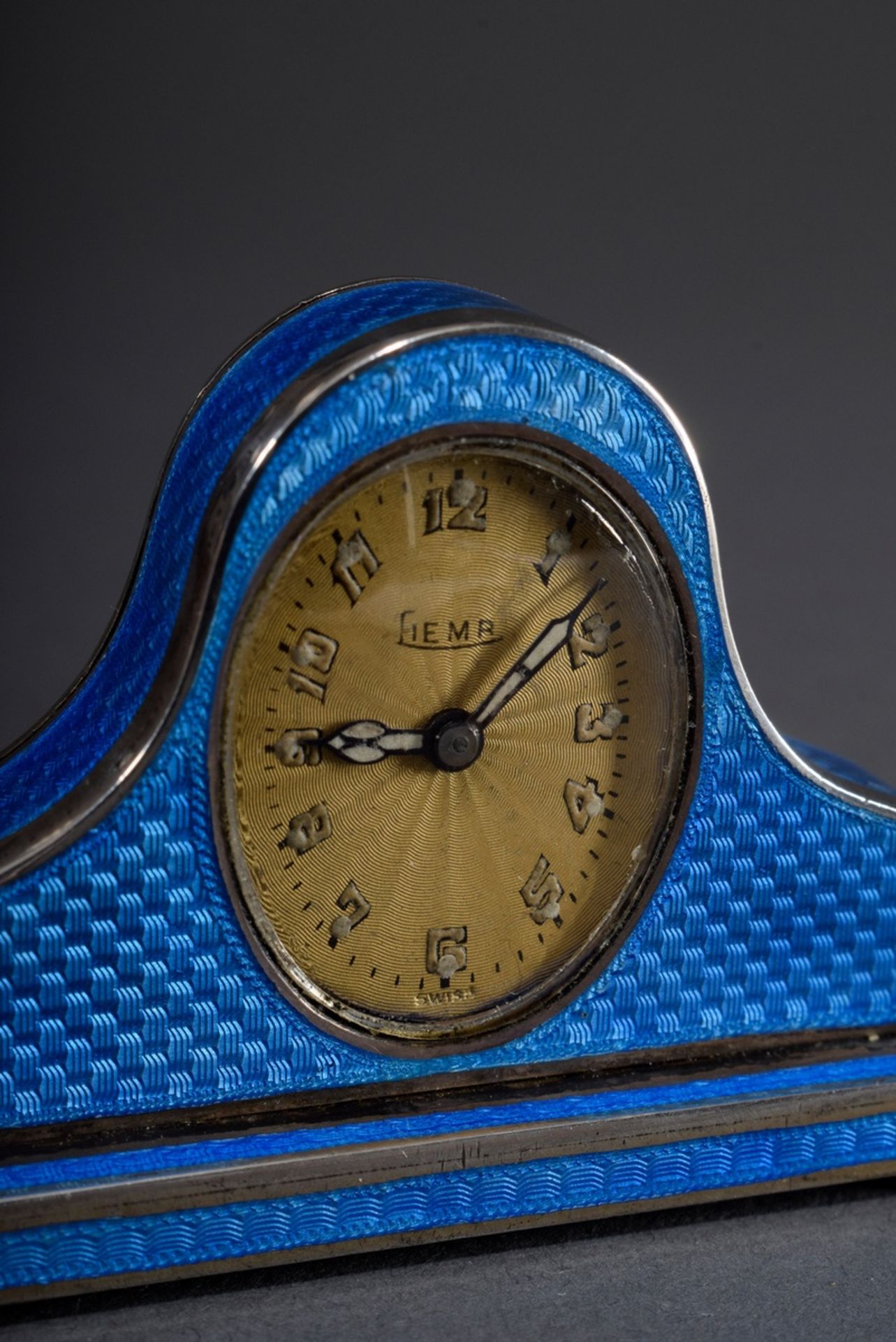 Miniatur Tischuhr in ovoidem Gehäuse mit blauem | Miniature table clock in oval case with blue gui - Bild 2 aus 4