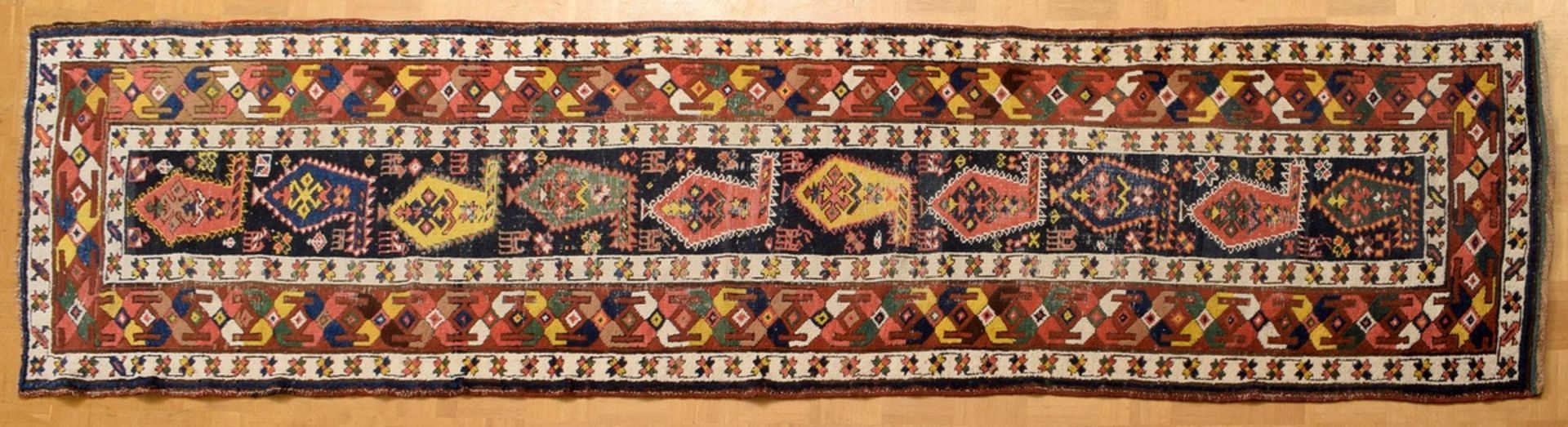 Shahsavan Galerie in starkfarbiger Musterung mit | Shahsavan gallery in a strongly coloured pattern - Bild 2 aus 9