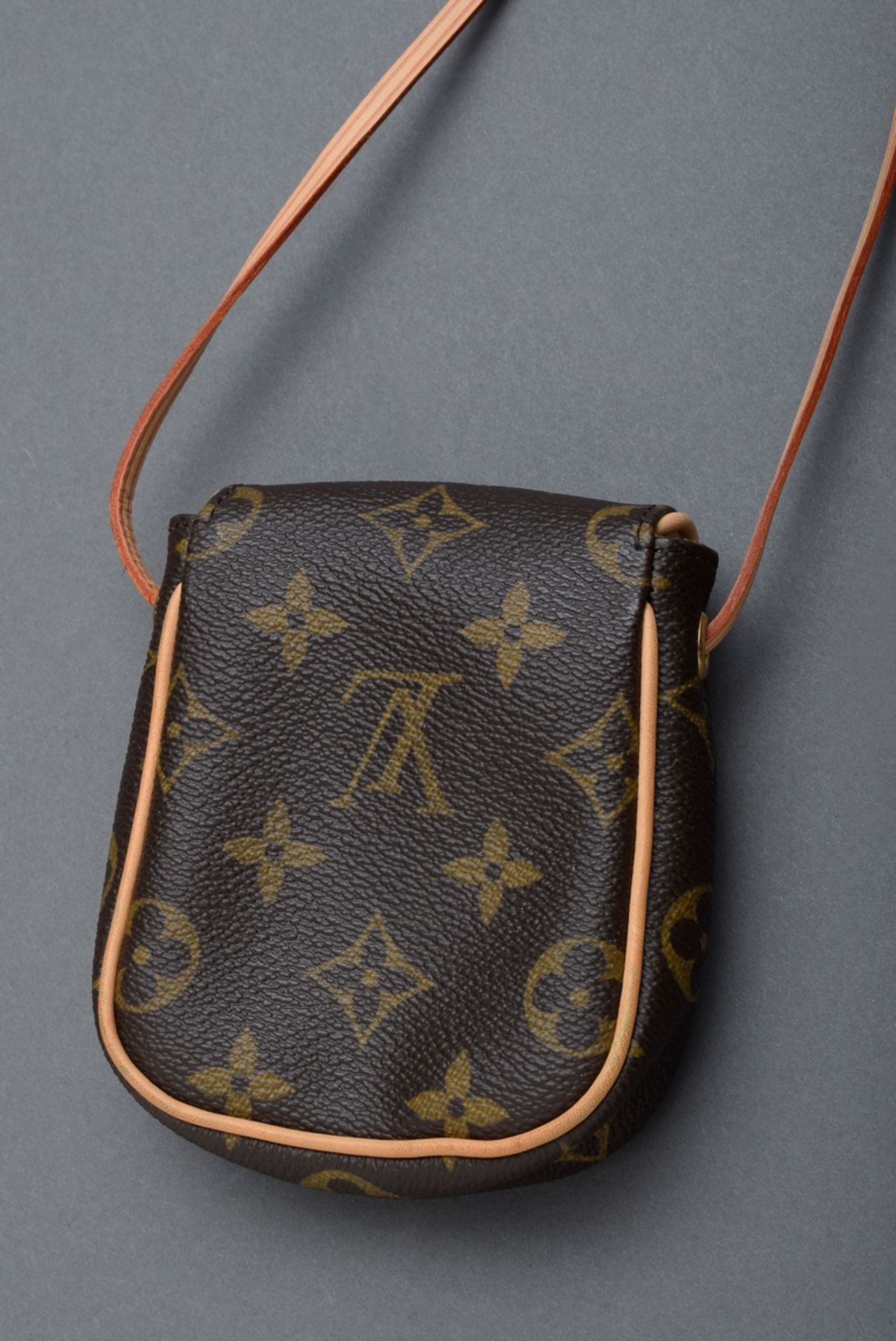 Louis Vuitton Zigaretten Umhängetasche in Monogr | Louis Vuitton Cigarette Shoulder Bag in Monogram - Bild 3 aus 7