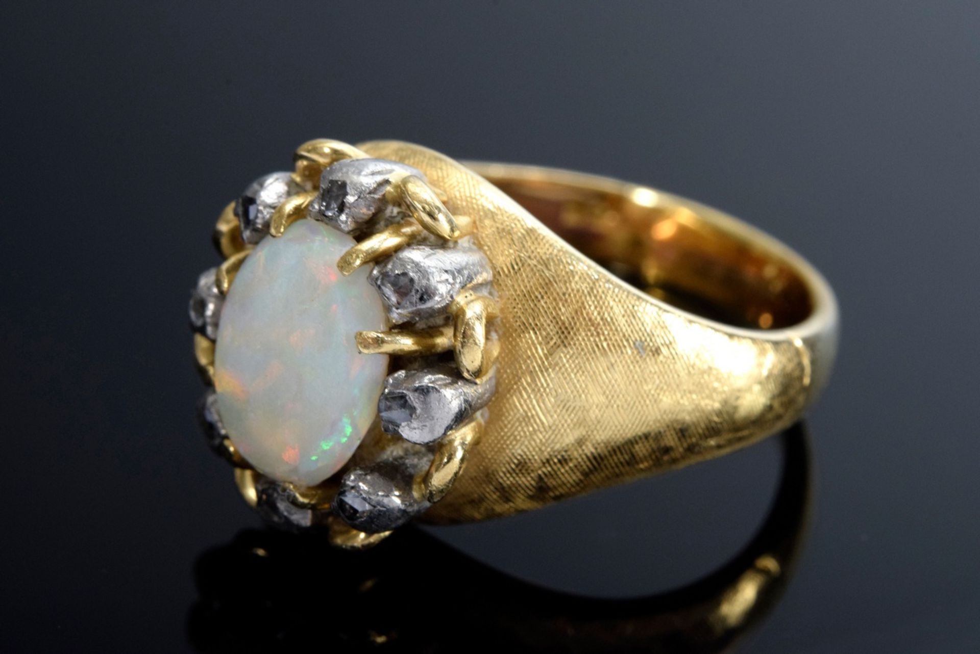 GG/WG 750 Ring mit Opalcabochon in Diamantrosenlunette, 7,9g, Gr. 54, Tragespuren - Bild 2 aus 3