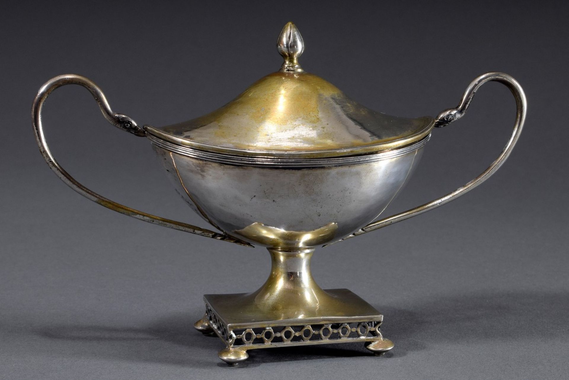 Empire façon lidded bowl with serpentine handles on the sides and openwork foot, B. Neresheimer & S