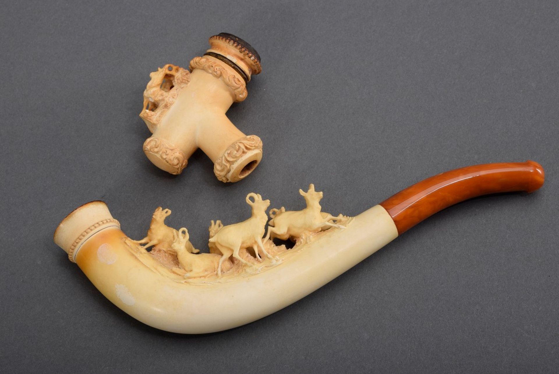 2 Various meerschaum cigar holders with sculptural figures "chamois"/"stags", 1x with amber mouthpi - Image 4 of 9