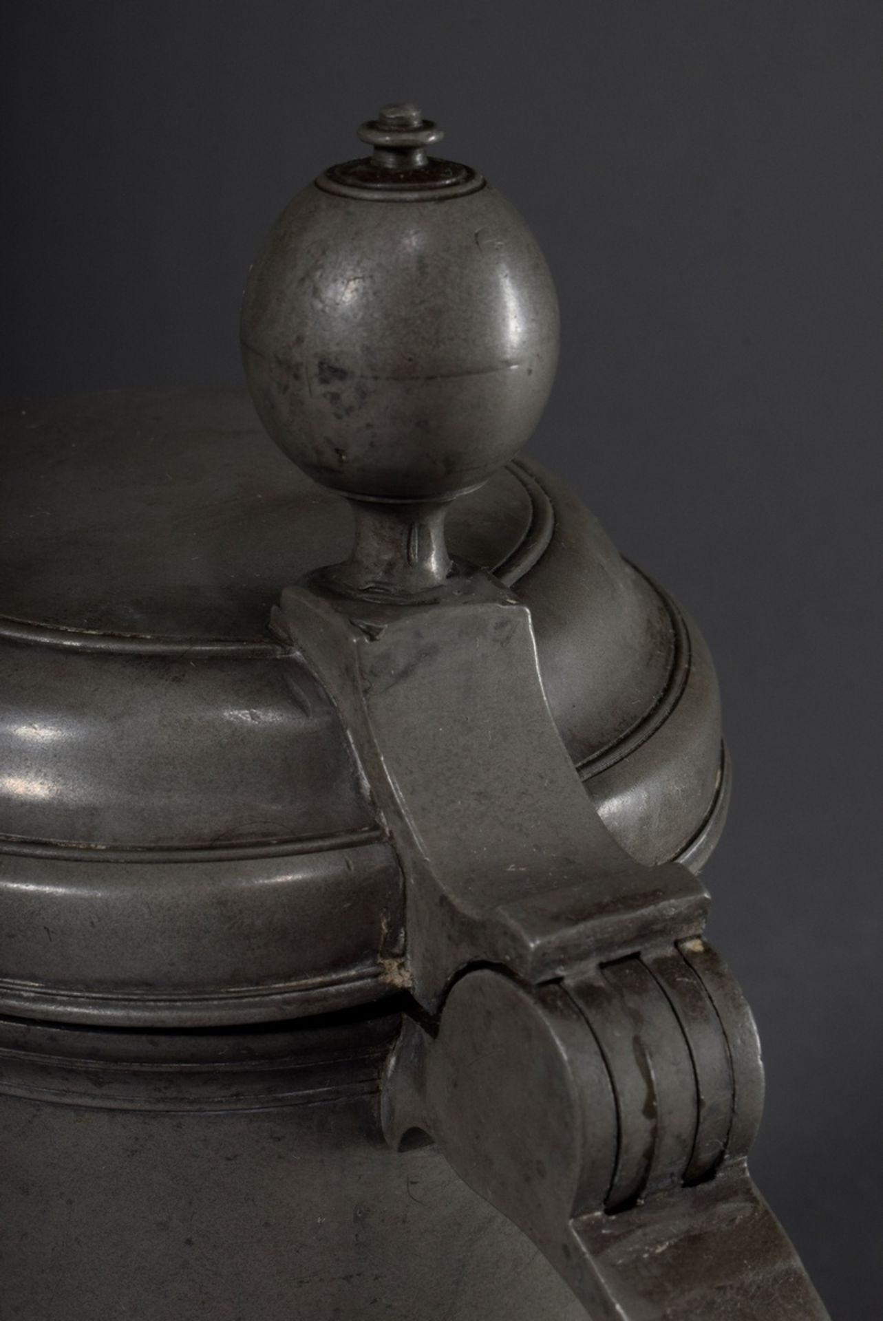 Schlichter Zinn Deckelhumpen mit kugelförmiger Daumenrast, MZ: David Samuel Teichmann (Meister ab 1 - Bild 4 aus 9