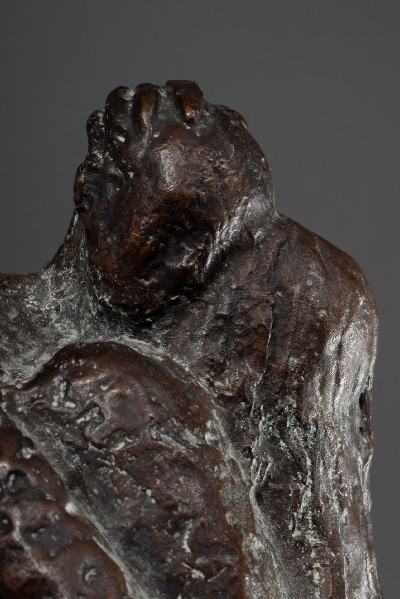 Cremer, Fritz (1906-1993) "Liebespaar", Bronze patiniert, monogr., num. 3/6, Guss: Seiler, H. 24cm, - Bild 5 aus 7