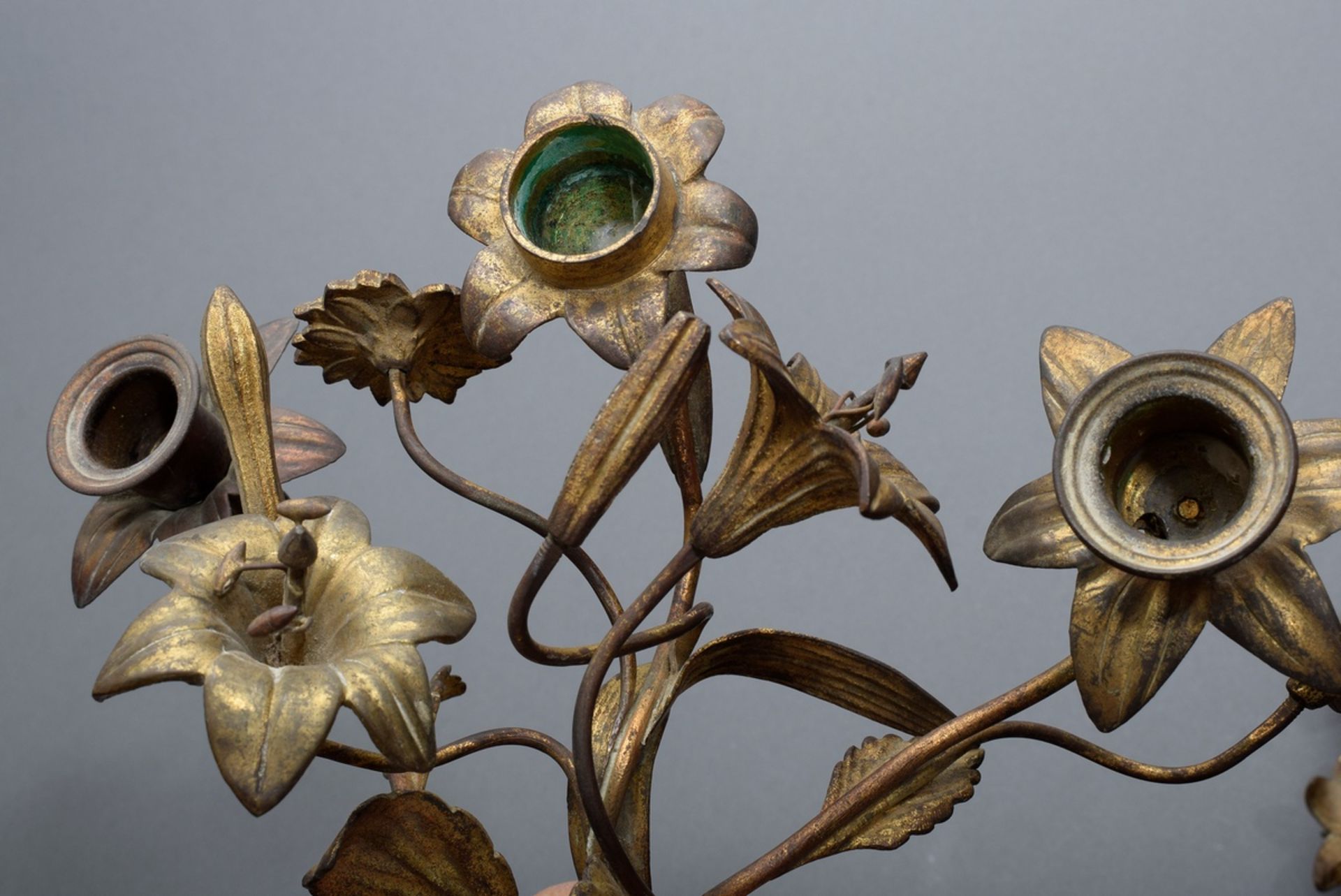 Paar vergoldete Bronze Wandarme "Blumensträuße mit Schleife", 3flammig, ehem. elektrifiziert, 18x27 - Bild 4 aus 6