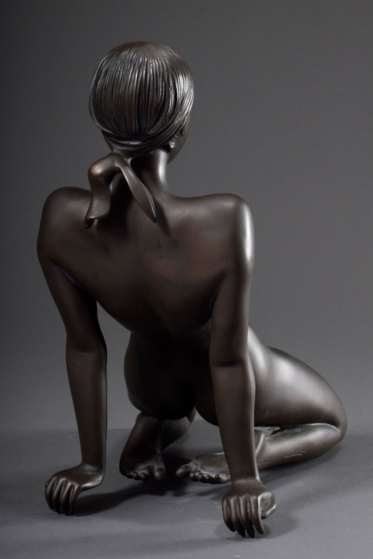 Breker, Arno (1900-1991), "In Erwartung", Bronze 66/150, sign./num., Guss: Venturi arte, 30x17x26cm - Bild 5 aus 7