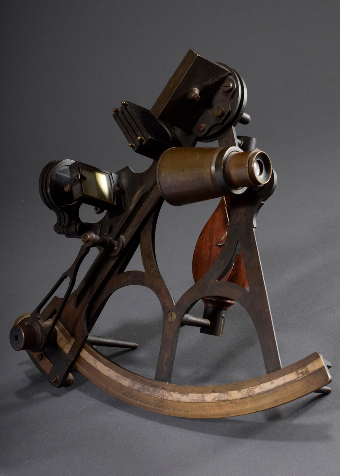 Englischer Marine Sextant, Ebenholz/Messing, Herst. „Heath & Co. Ltd. Crayford London“, Ende 19.Jh. - Bild 7 aus 9