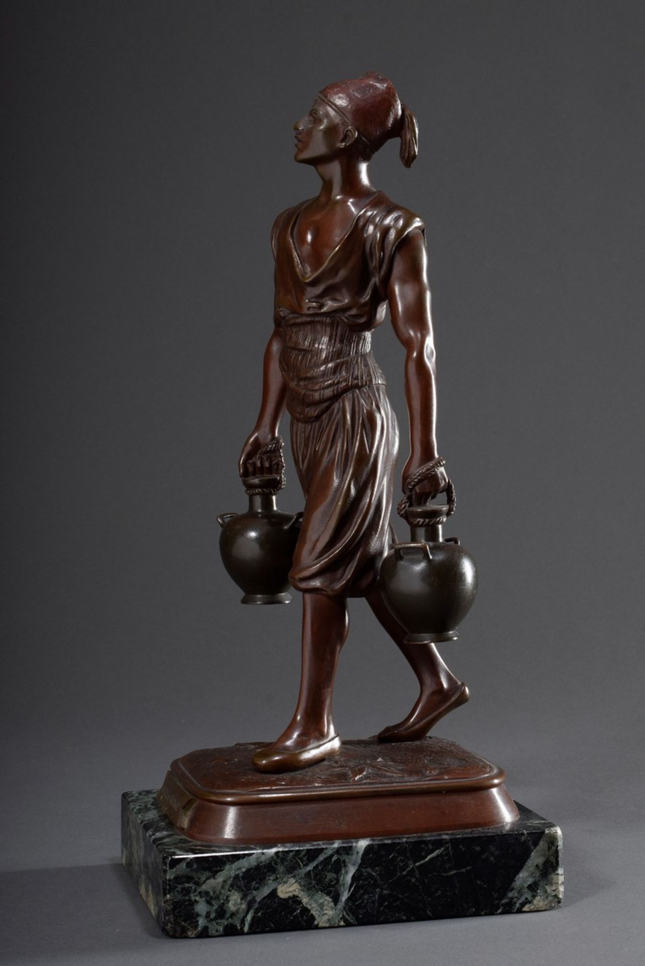 Début, Jean Didier (1824-1893) "Tunesischer Wasserträger", Bronze rötlich patiniert, seitl. sign.,  - Bild 5 aus 9