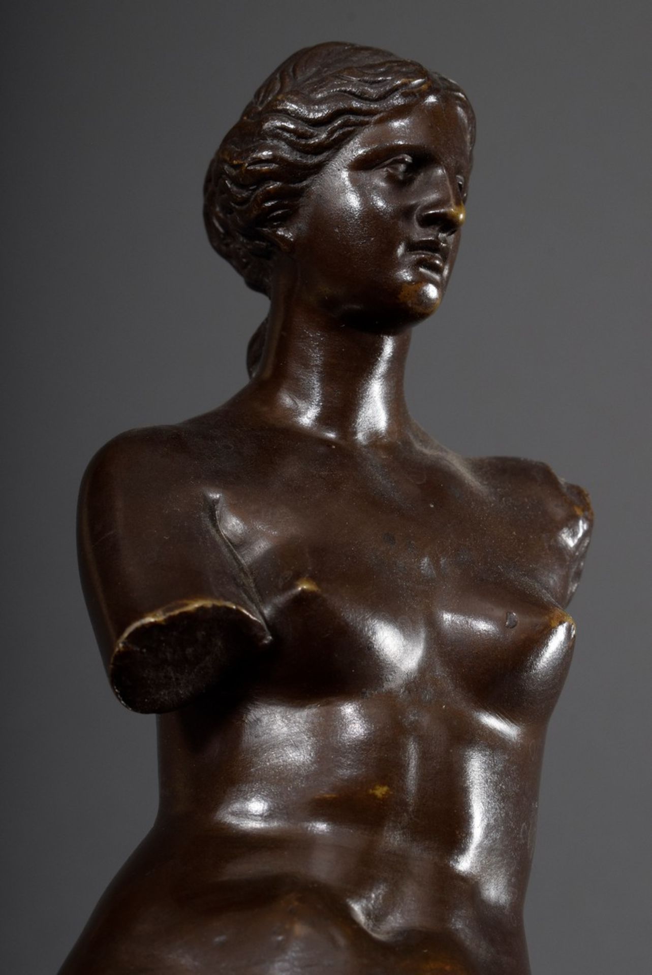 Bronze "Venus von Milo" nach antikem Vorbild, patiniert, seitl. bez. "Susse Fres"., Ende 19.Jh., H. - Bild 6 aus 9