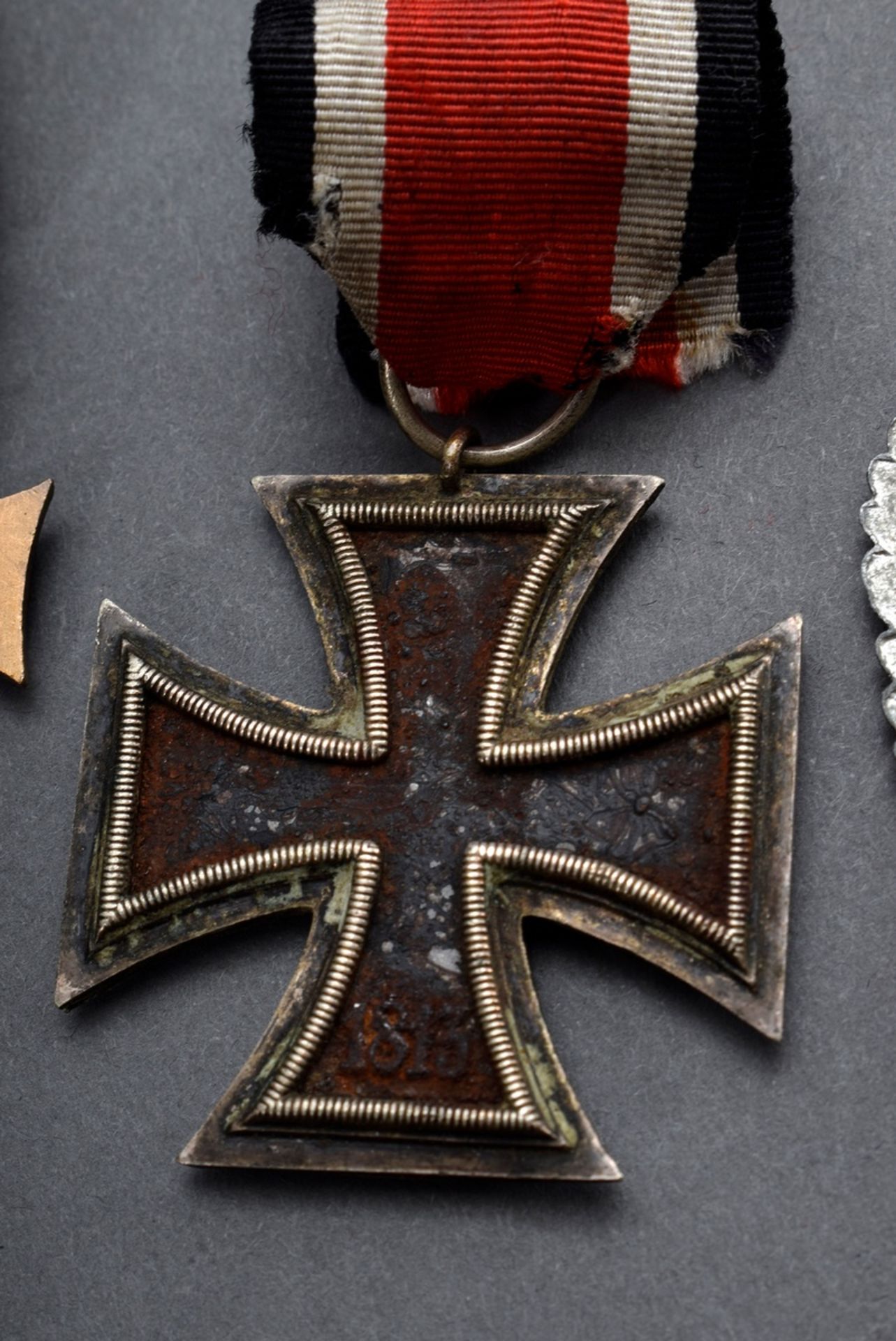 7 Diverse Auszeichnungen, WK I/ II: 1 Verwundetenabzeichen 1939 (H. 4,4cm); 1 Kriegsverdienstkreuz  - Bild 8 aus 8