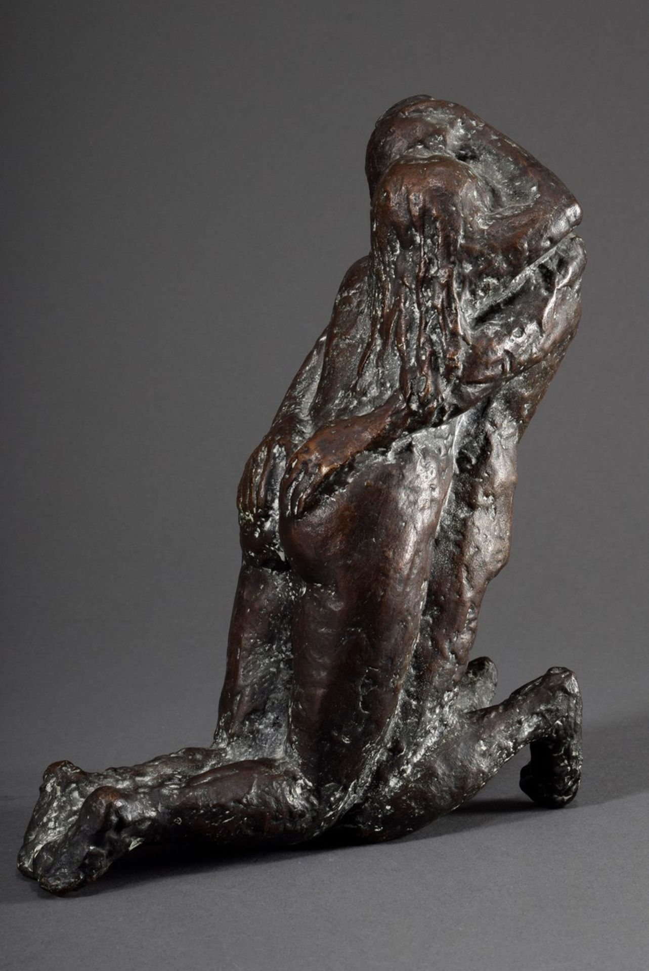 Cremer, Fritz (1906-1993) "Liebespaar", Bronze patiniert, monogr., num. 3/6, Guss: Seiler, H. 24cm, - Bild 2 aus 7