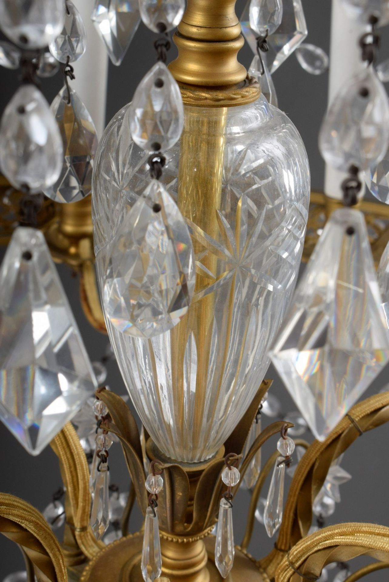 Prachtvoller Prismen Kronleuchter in Empire Stil mit zarter vergoldeter Montierung "Band- und Blatt - Bild 9 aus 13