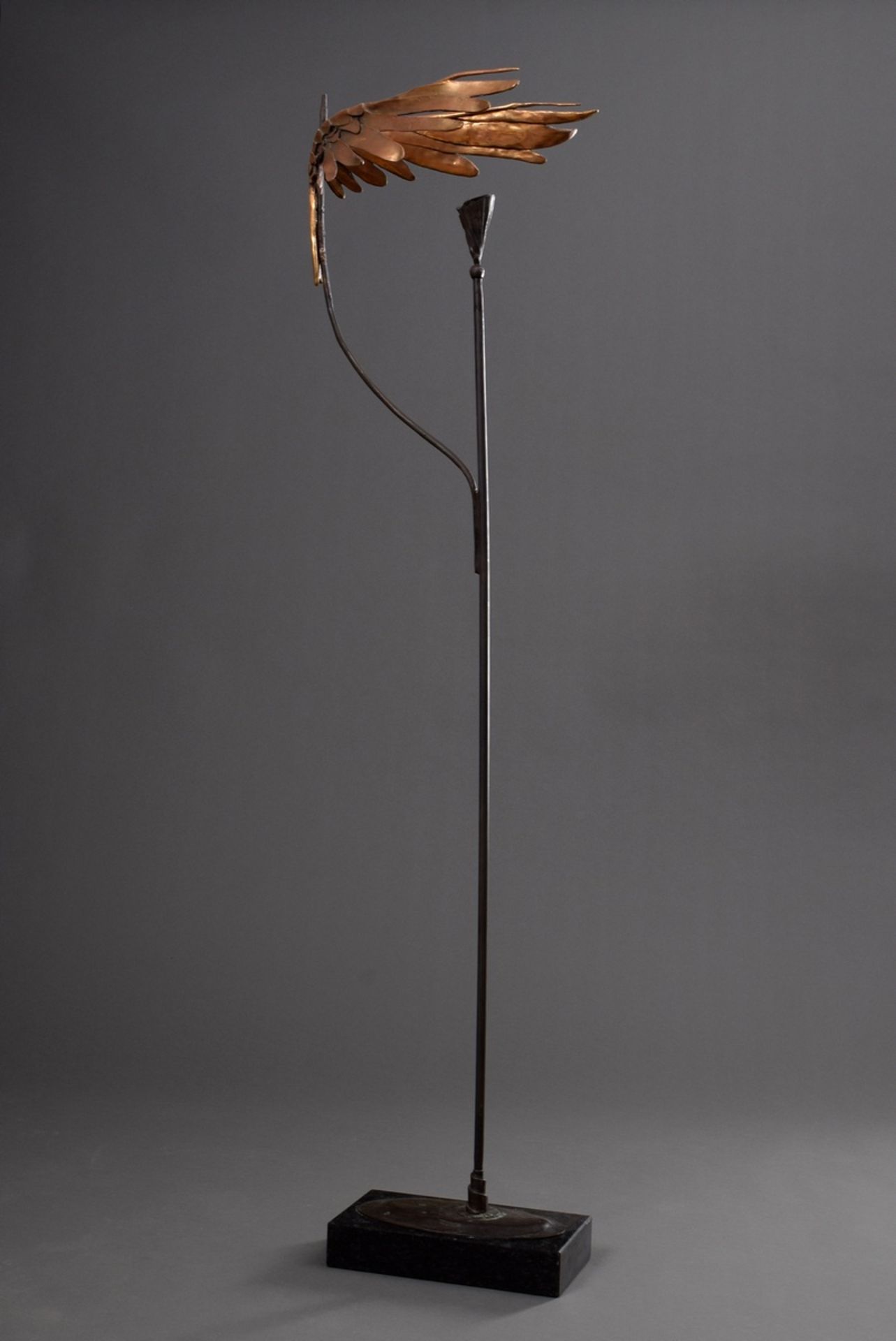 Wunderlich, Paul (1927-2010) "Geflügelter Leuchter", Bronze auf Marmor Sockel 105/500, sign./num. a - Bild 2 aus 7