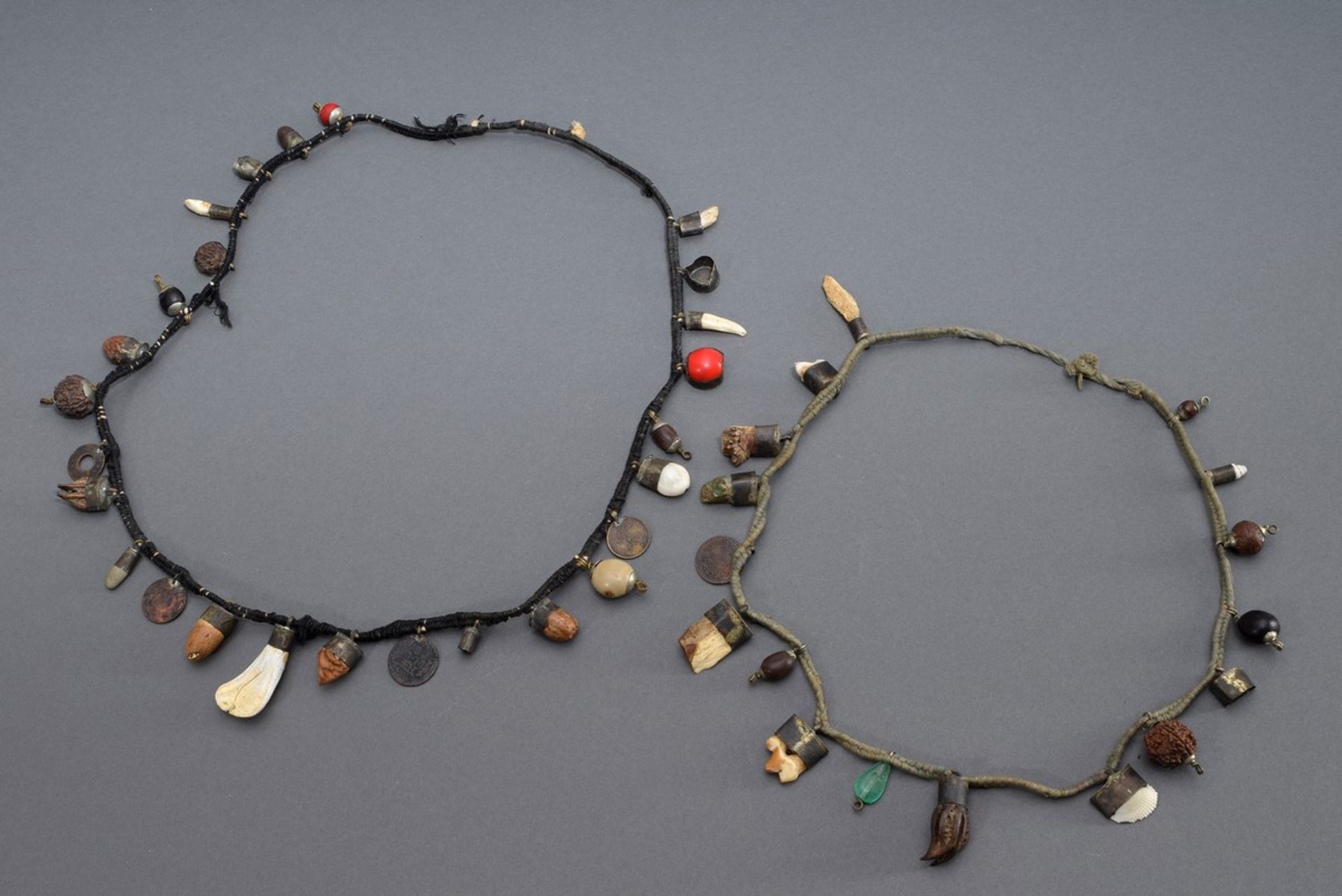 2 various Fraisen chains with different individual amulets made of bones, kernels, shells, minerals - Image 2 of 5