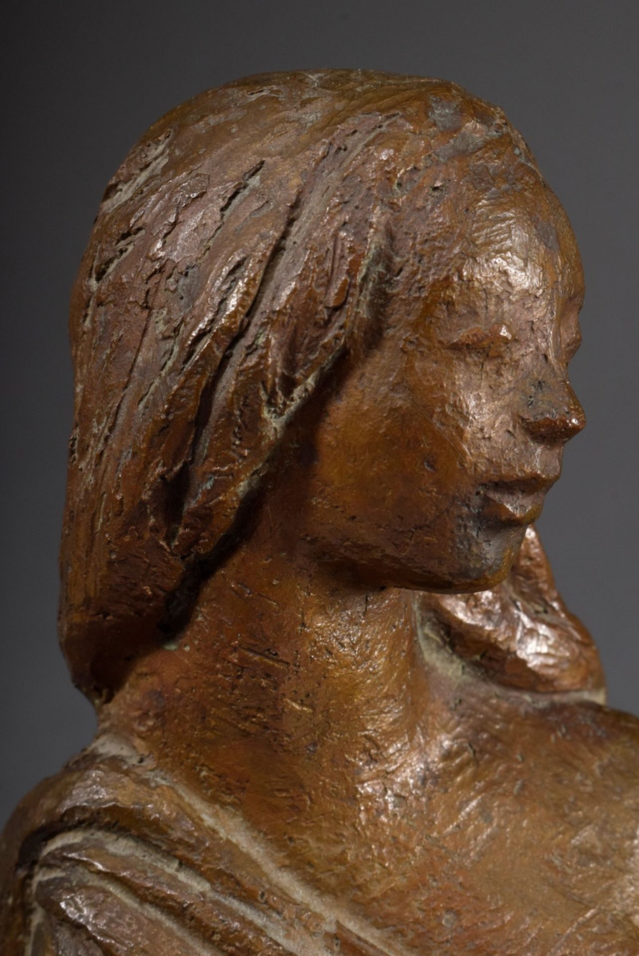 Mohr-Möller, Vera (1911-1998), "Frau mit Handspiegel", Bronze, sign., Guss: Barth/Elmenhorst, H.23c - Bild 3 aus 6