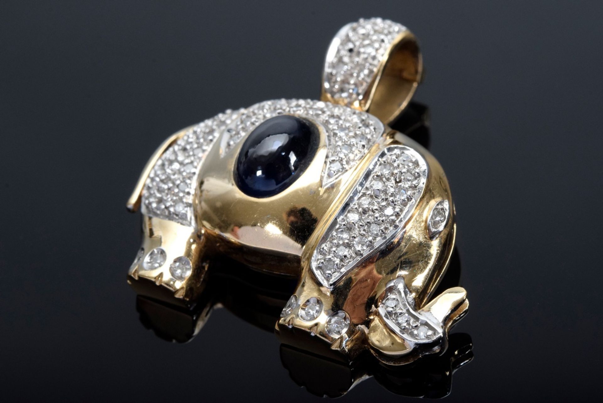 GG/WG 585 "Elefant"-Anhänger Clip mit Saphircabochon und Achtkantdiamanten (zus. ca. 0.66ct/P/CR-C) - Bild 3 aus 3